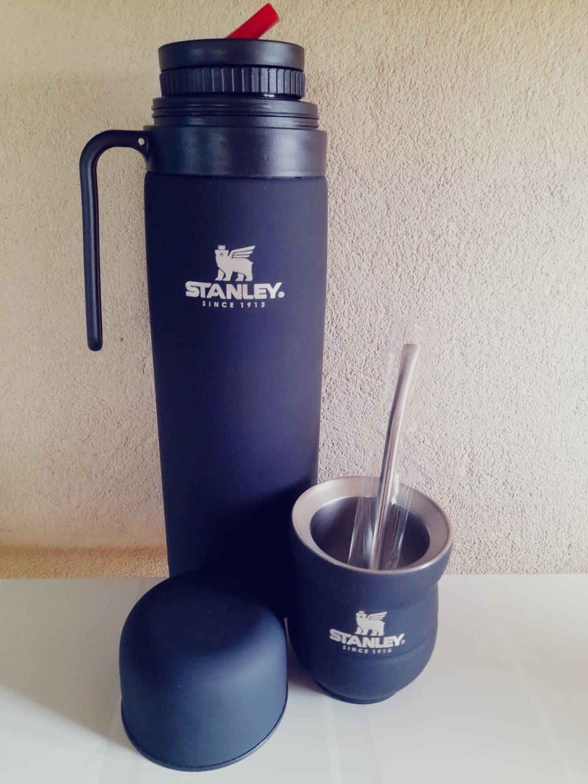 TERMO ENGOMADO CON MATE Y BOMBILLA 1L