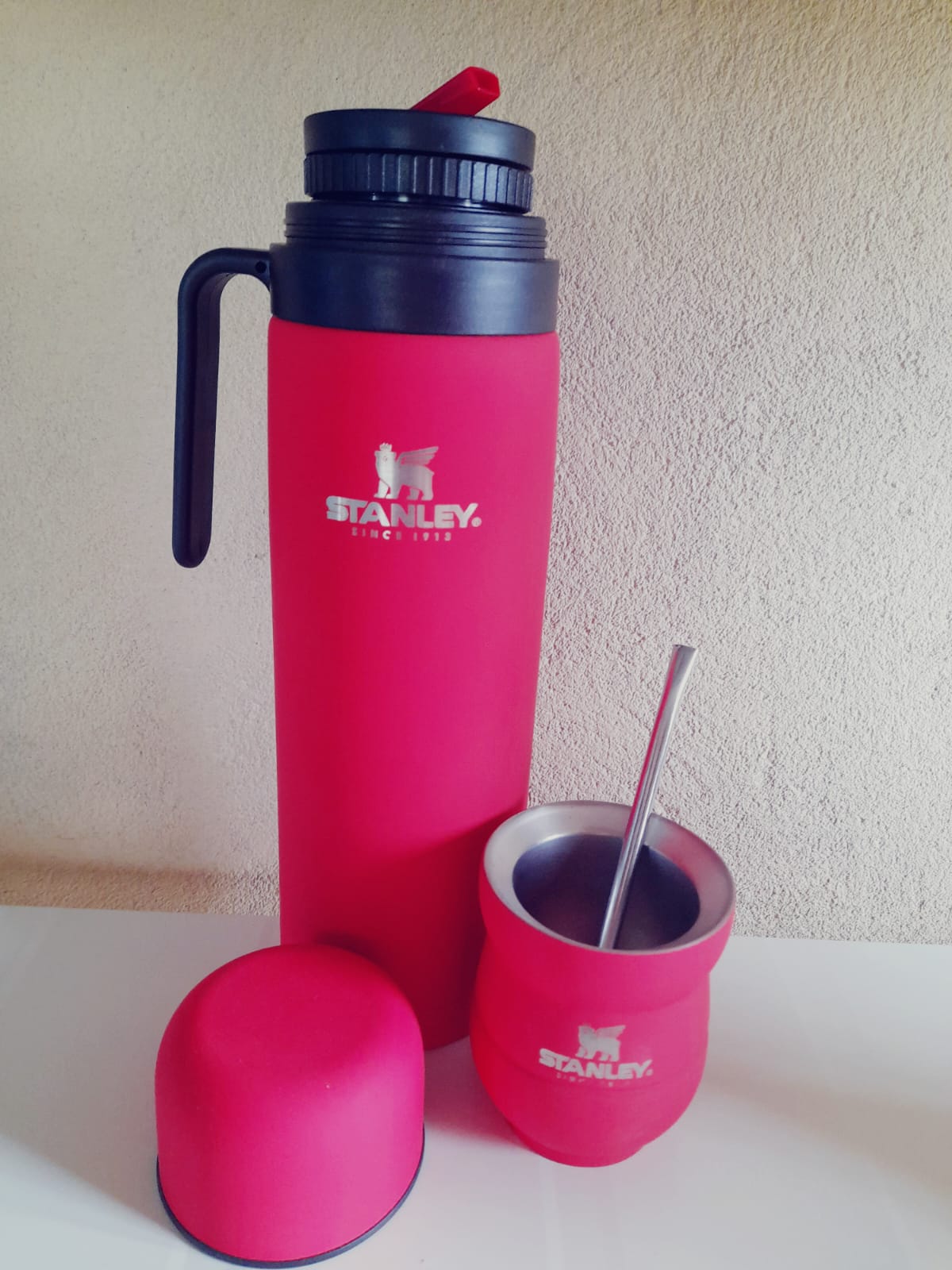 TERMO ENGOMADO CON MATE Y BOMBILLA 1L
